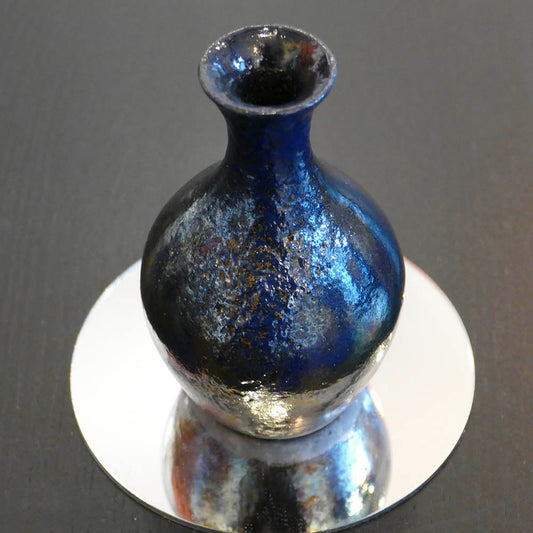 Helen Pugh-Cook – Metallic trad shaped vase small